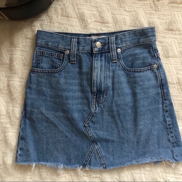 Madewell Denim A-Line Mini Skirt in Lakeline Wash - Picture 4 of 9